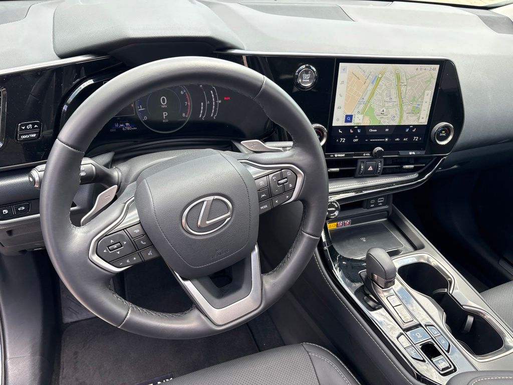 2026 Lexus NX 350 - Photo 14