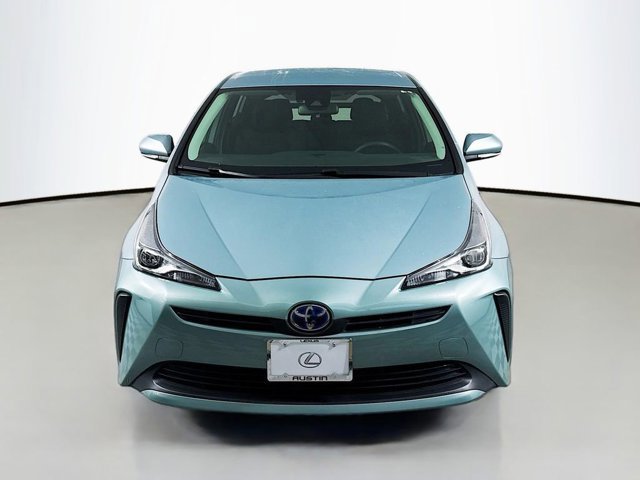 2019 Toyota Prius L photo 2