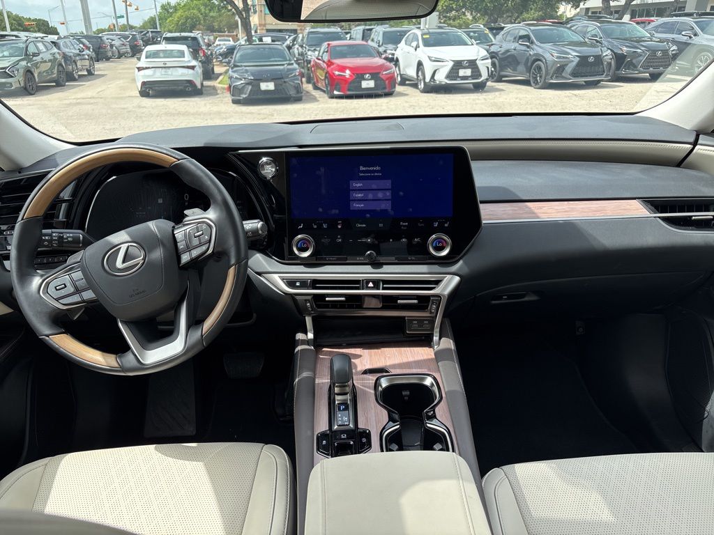 2025 Lexus RX 350 - Photo 21