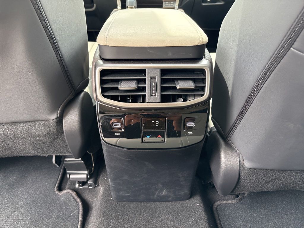 2025 Lexus RX 350 - Photo 20