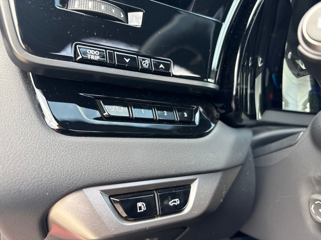 2025 Lexus RX 350 - Photo 14