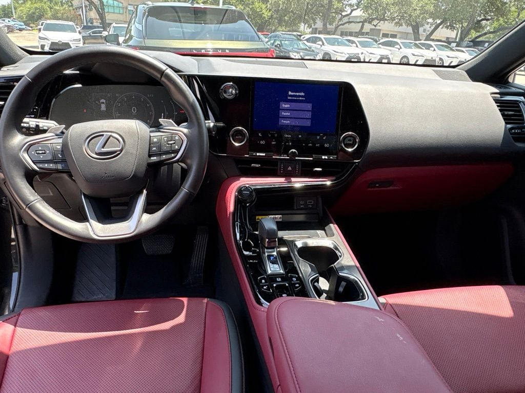 2025 Lexus NX 350 - Photo 19