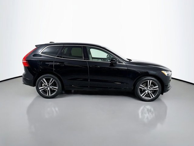 2018 Volvo XC60 T5 Momentum photo 4