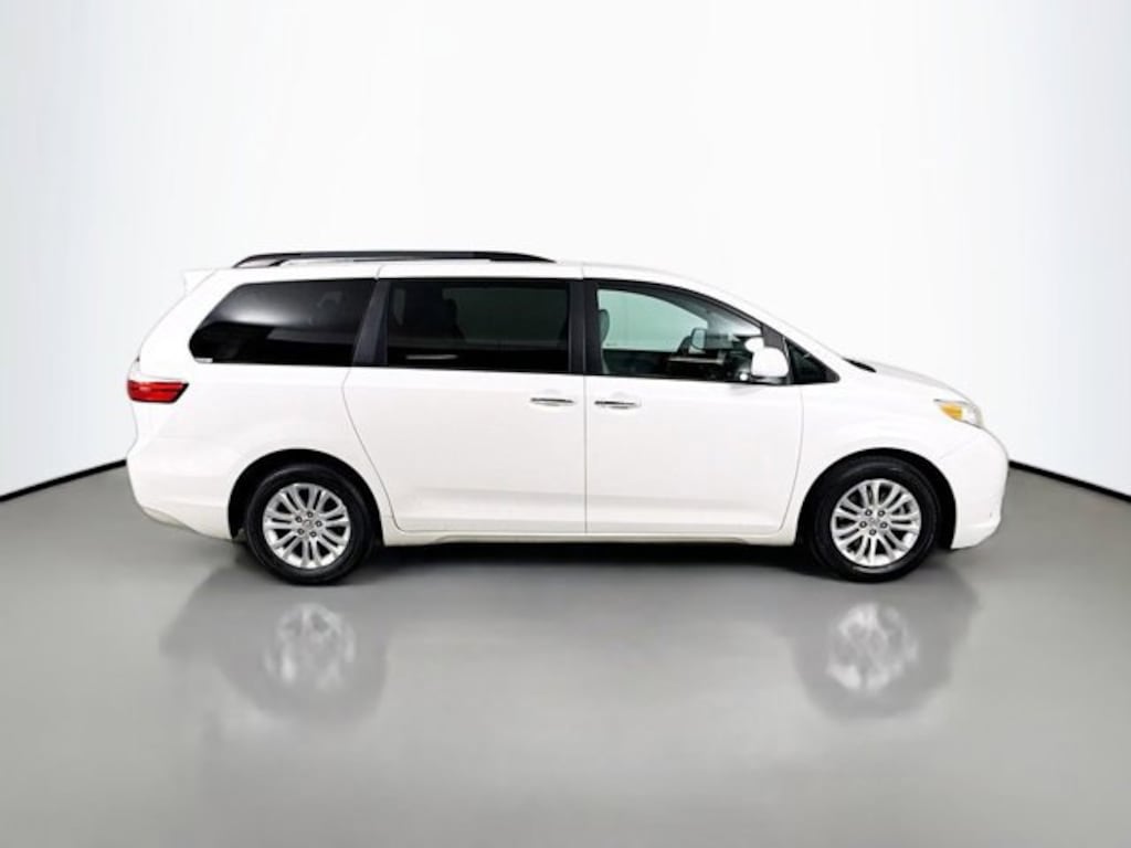Used 2017 Toyota Sienna XLE Premium 8 Passenger Van