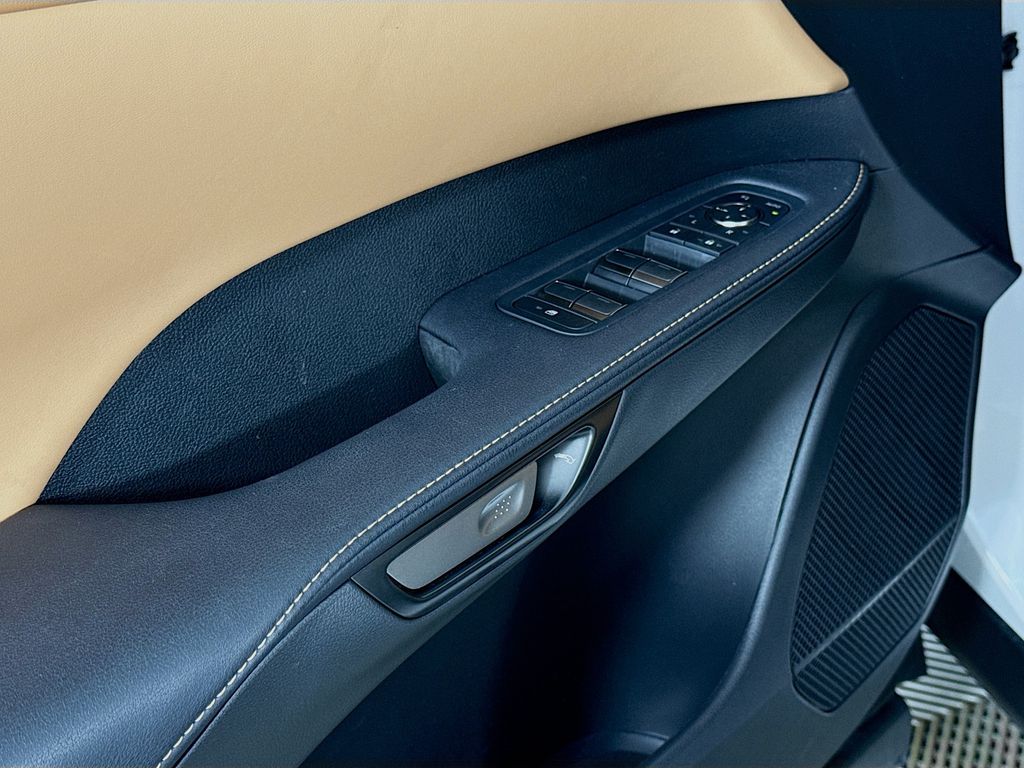 2025 Lexus RX 350 - Photo 18
