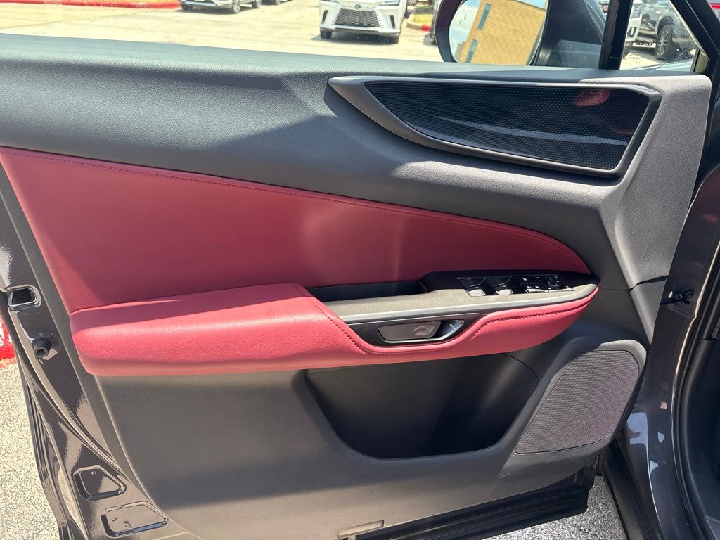 2026 Lexus NX 350 - Photo 12