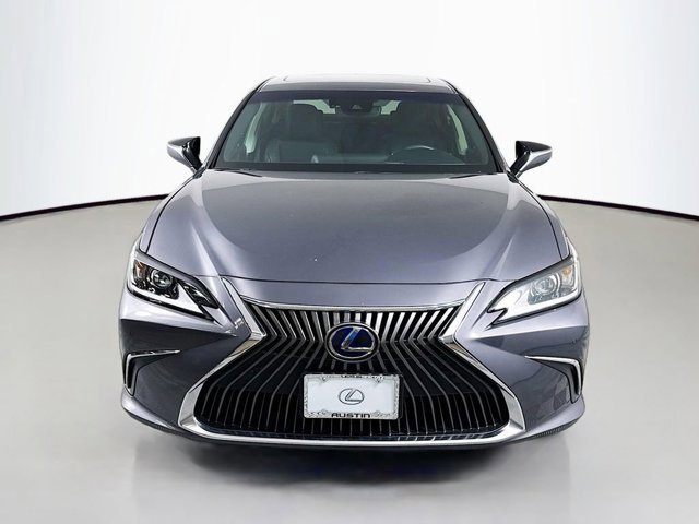 2020 Lexus ES 300h photo 2