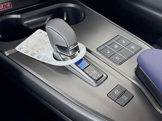 2026 Lexus UX Hybrid 300h Premium - Photo 15