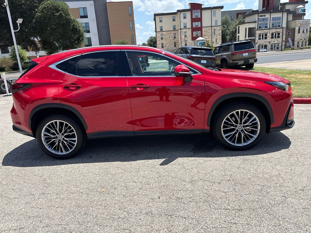 2025 Lexus NX 350 - Photo 6