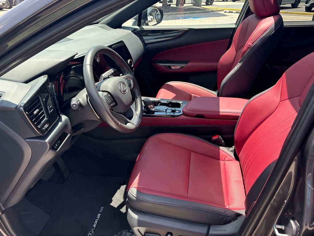 2026 Lexus NX 350 - Photo 18