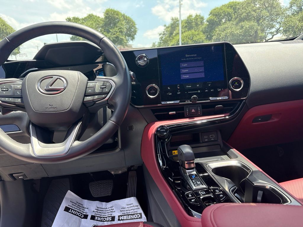 2026 Lexus NX 350 - Photo 19