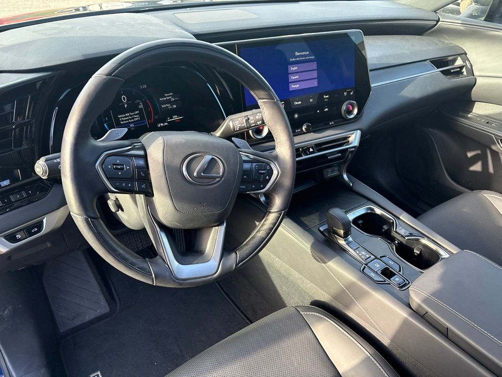 2025 Lexus RX 350 - Photo 13