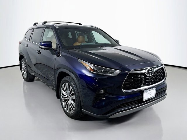 2024 Toyota Highlander Platinum photo 3