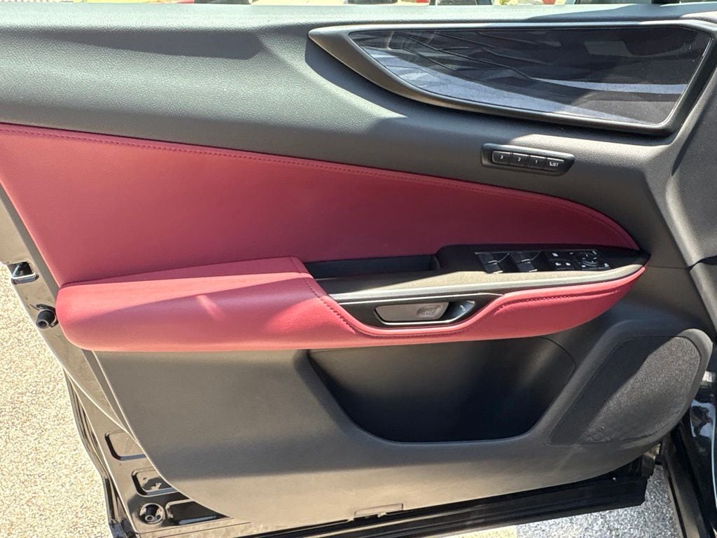 2025 Lexus NX 350 - Photo 12