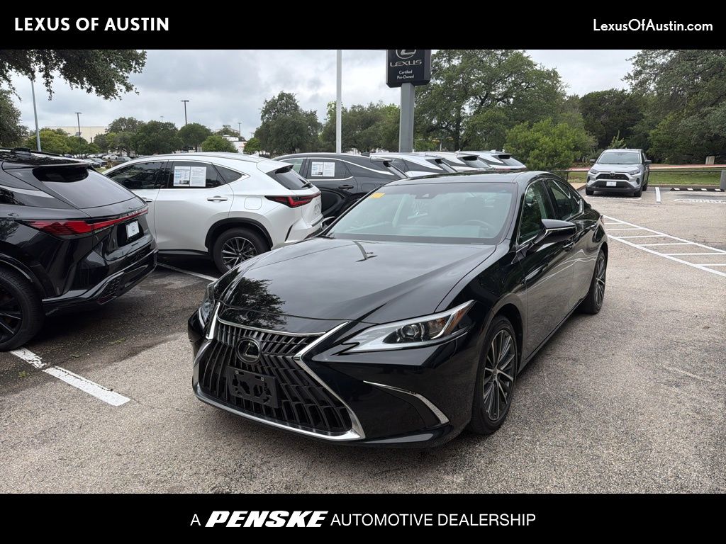 2024 Lexus ES 300h 300h's photo