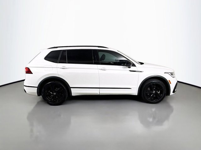 2023 Volkswagen Tiguan SE R-Line Black photo 4