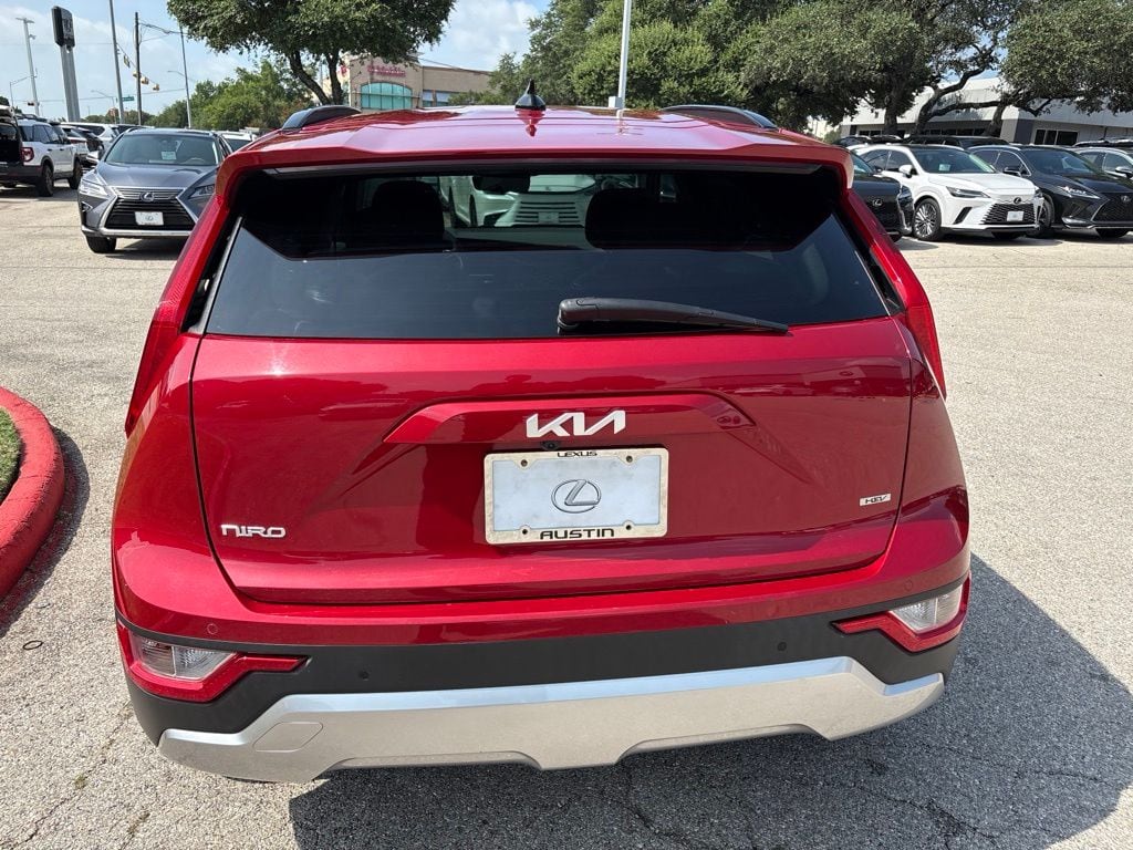 Used 2023 Kia Niro EX SUV