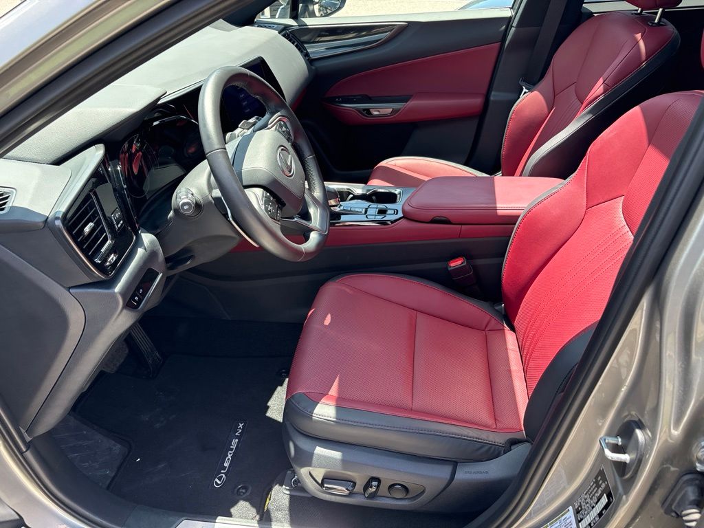 2026 Lexus NX 350 - Photo 18