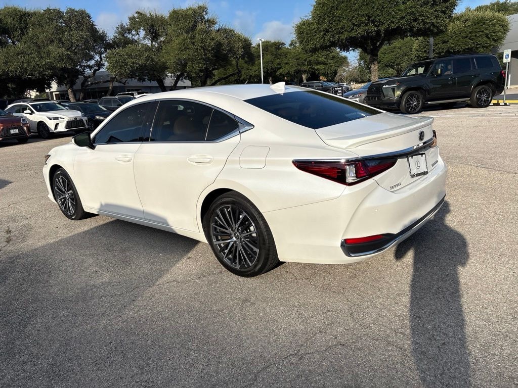 Used 2023 Lexus ES 300h Sedan