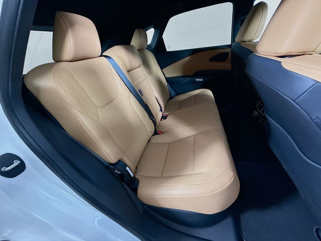 2025 Lexus RX 350 - Photo 27
