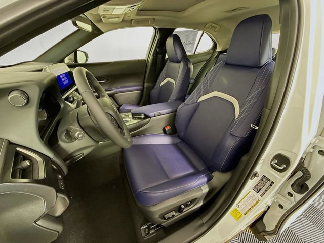 2026 Lexus UX Hybrid 300h Premium - Photo 16