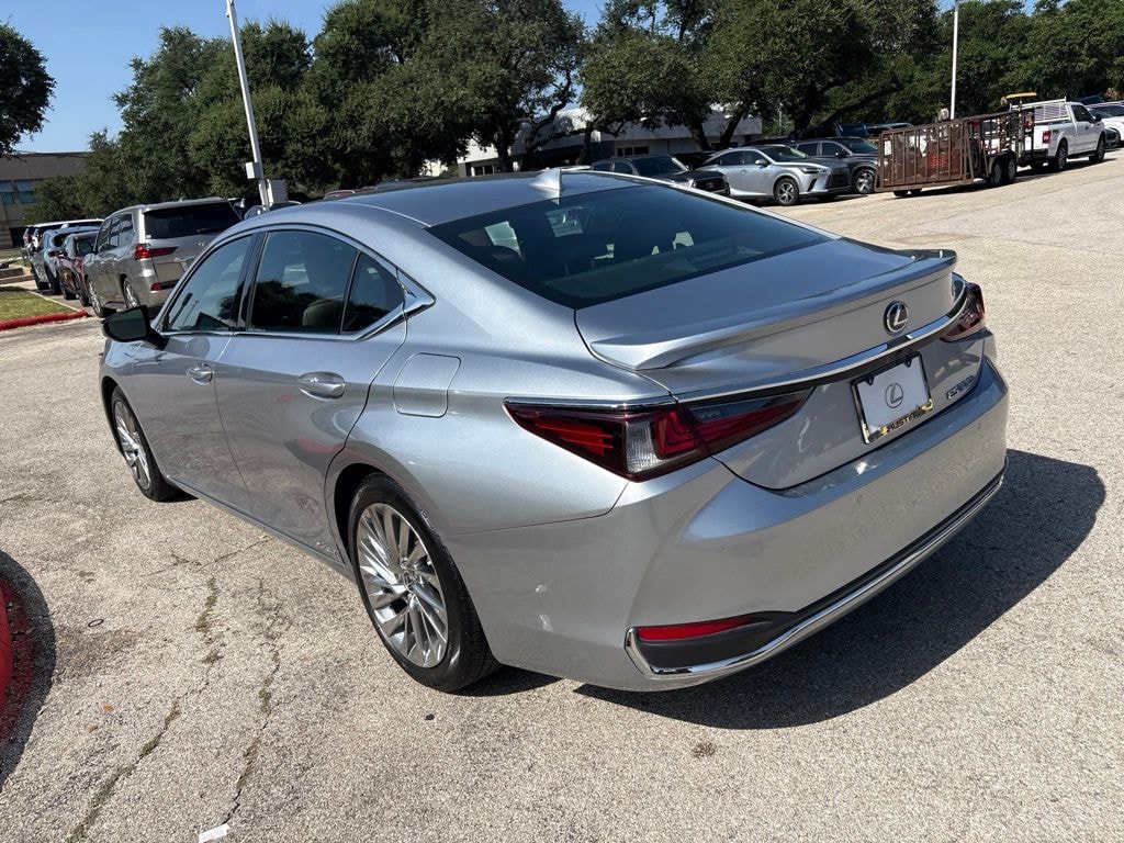 Used 2022 Lexus ES 300h Ultra Luxury Sedan
