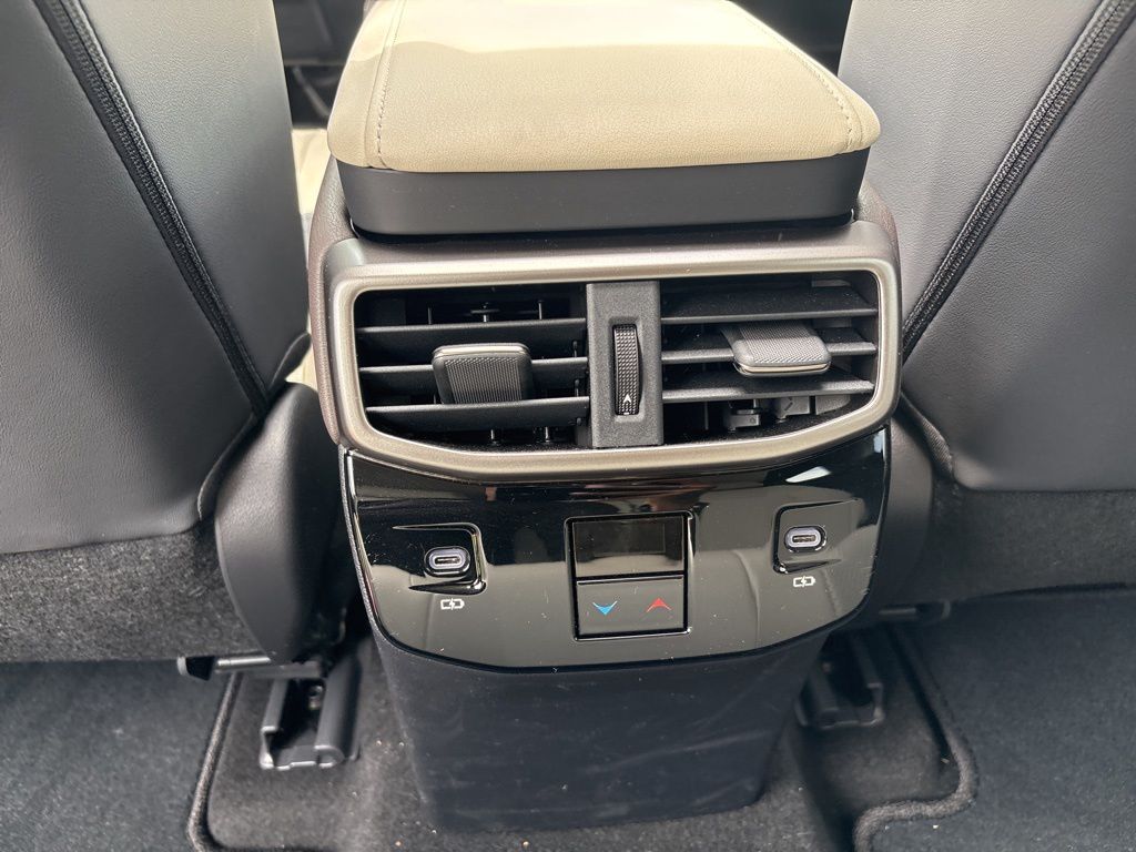 2025 Lexus RX 350 - Photo 19
