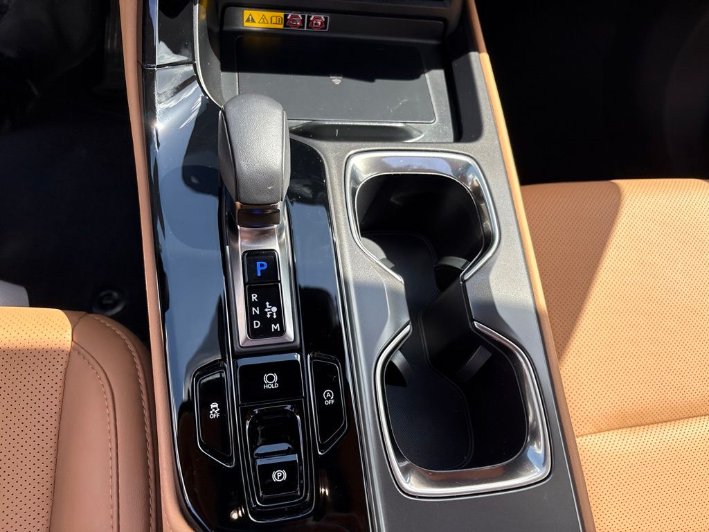 2025 Lexus NX 250 - Photo 16