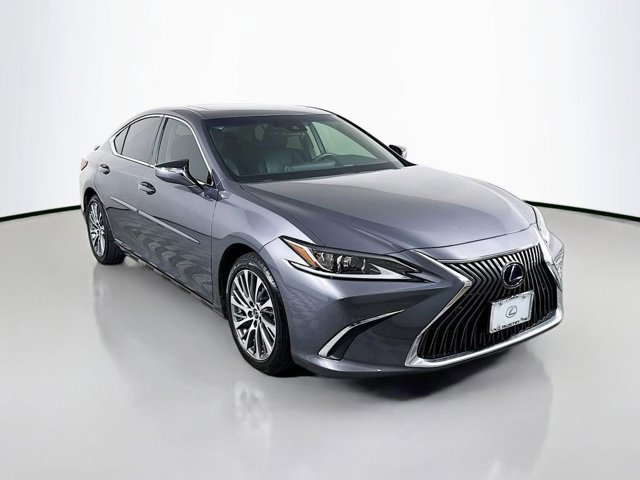 2020 Lexus ES 300h photo 3