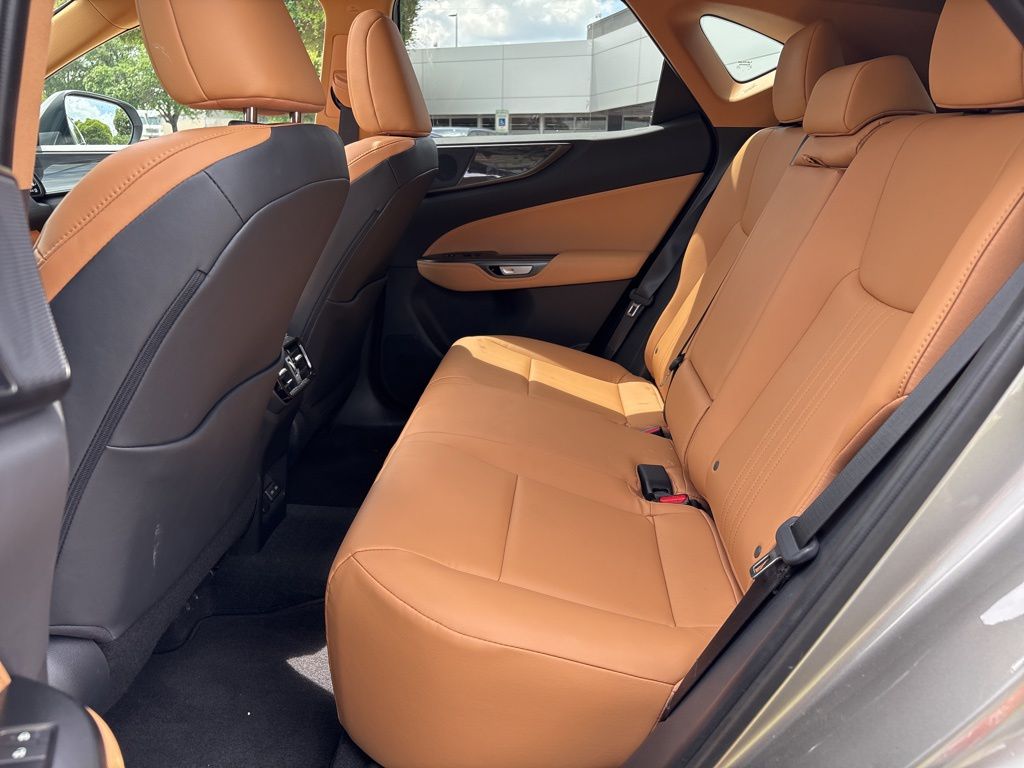 2025 Lexus NX 350 - Photo 23