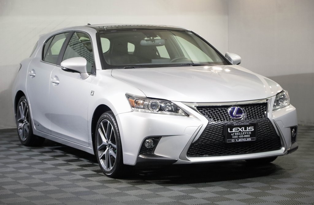 2015 Lexus CT Base's photo