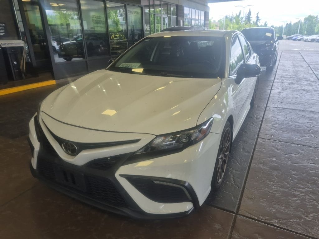 2023 Toyota Camry SE Nightshade's photo