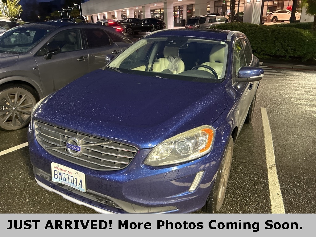 2015 Volvo XC60 T6 Platinum's photo