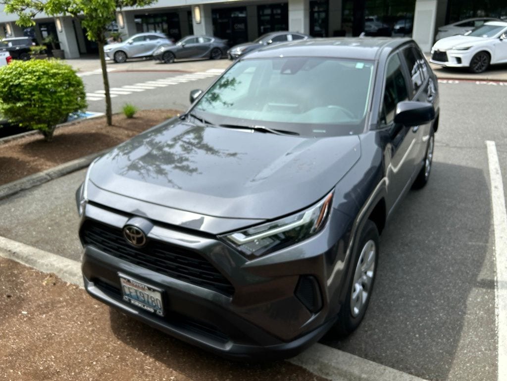 2023 Toyota RAV4 LE AWD's photo