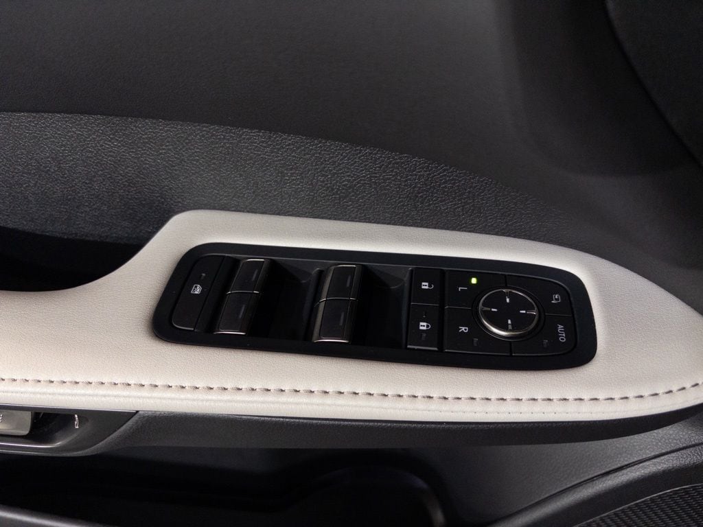 2025 Lexus RX Hybrid 350h - Photo 19