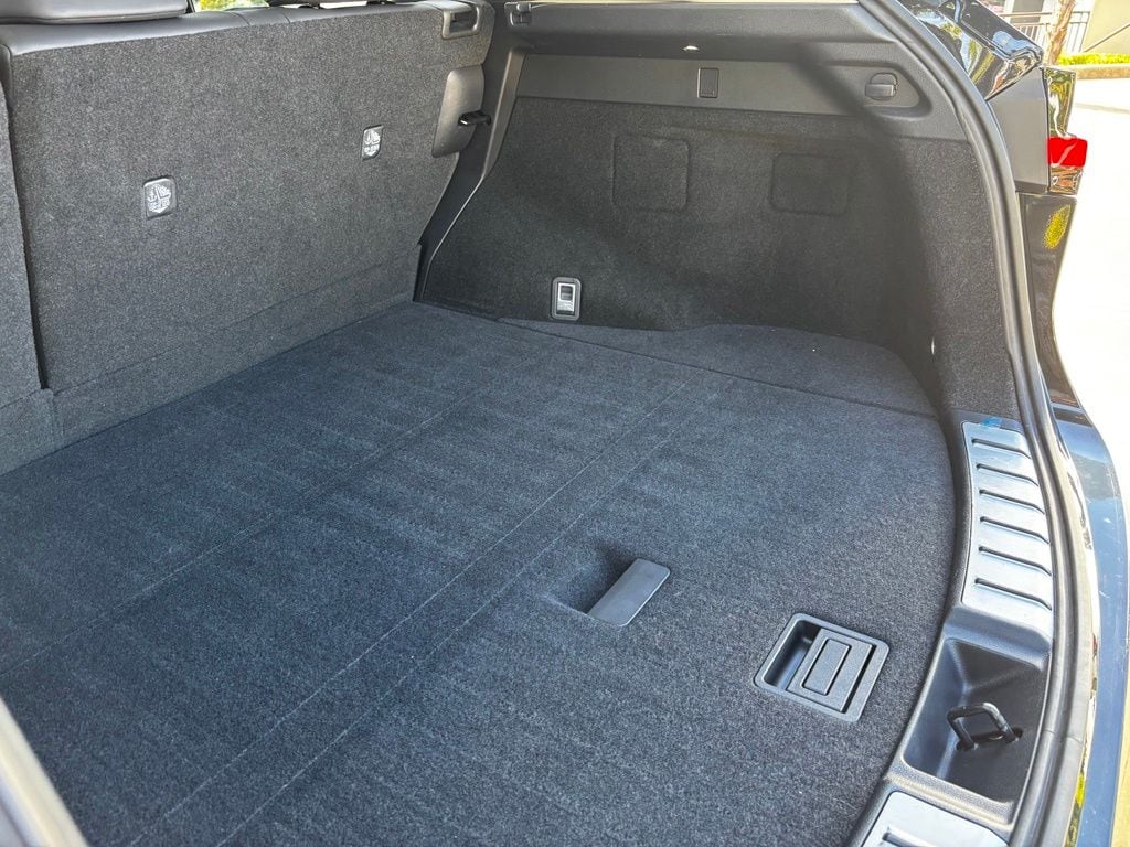 2025 Lexus NX Hybrid 350h - Photo 11