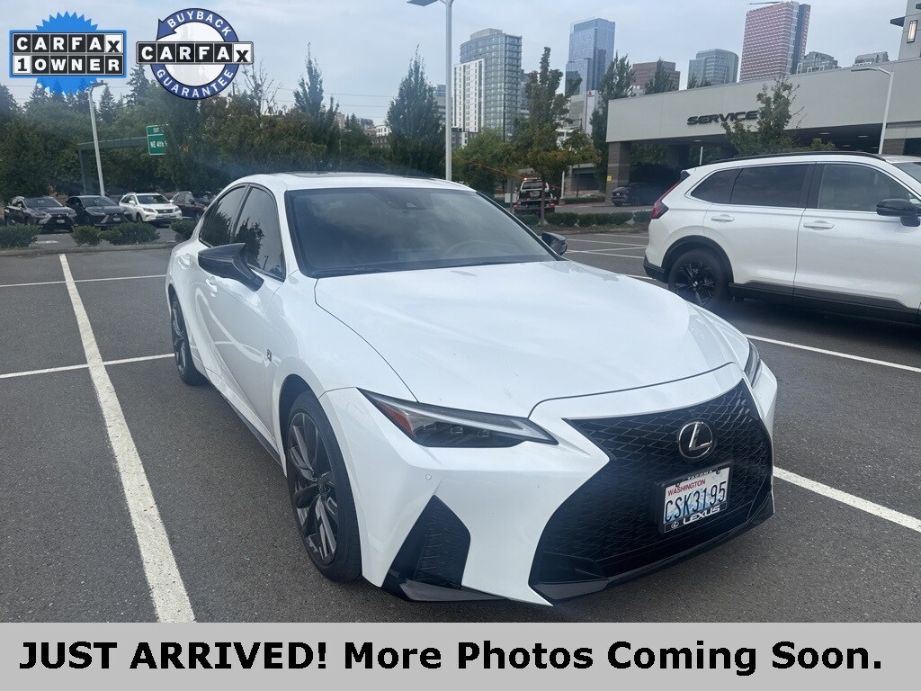 2025 Lexus IS 350 F SPORT photo 2