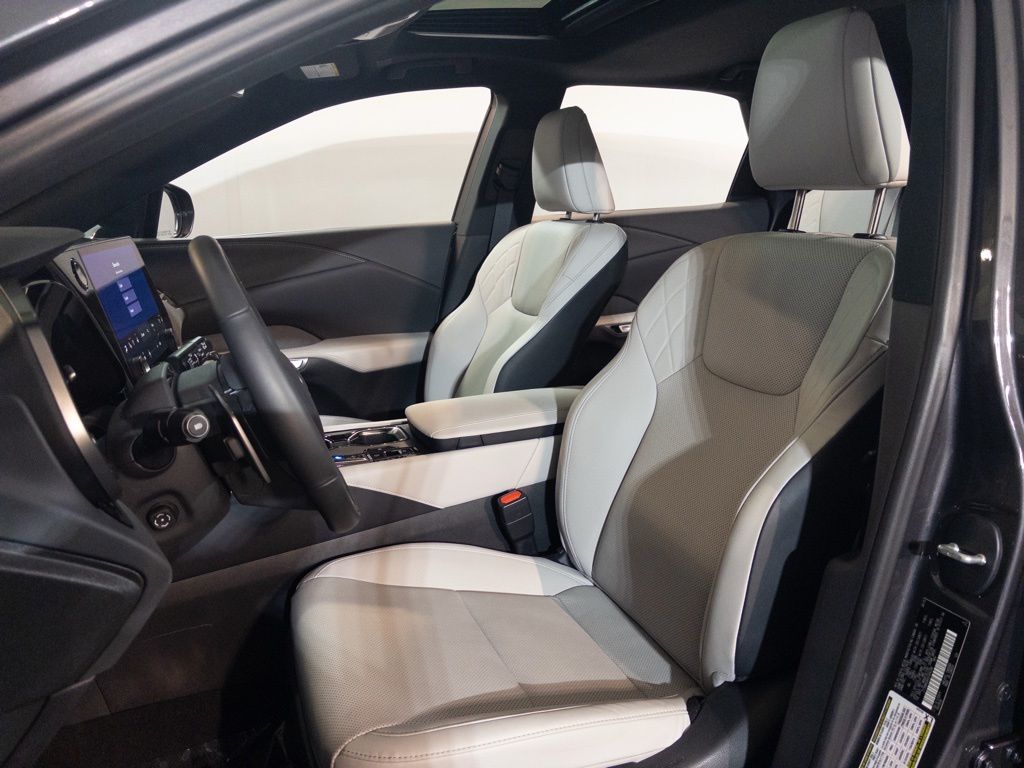 2025 Lexus RX Hybrid 350h - Photo 12