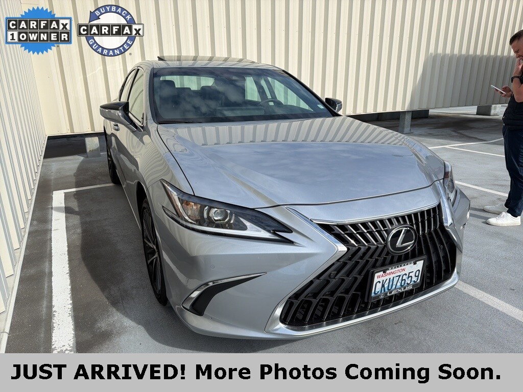 2024 Lexus ES 250 Premium photo 2