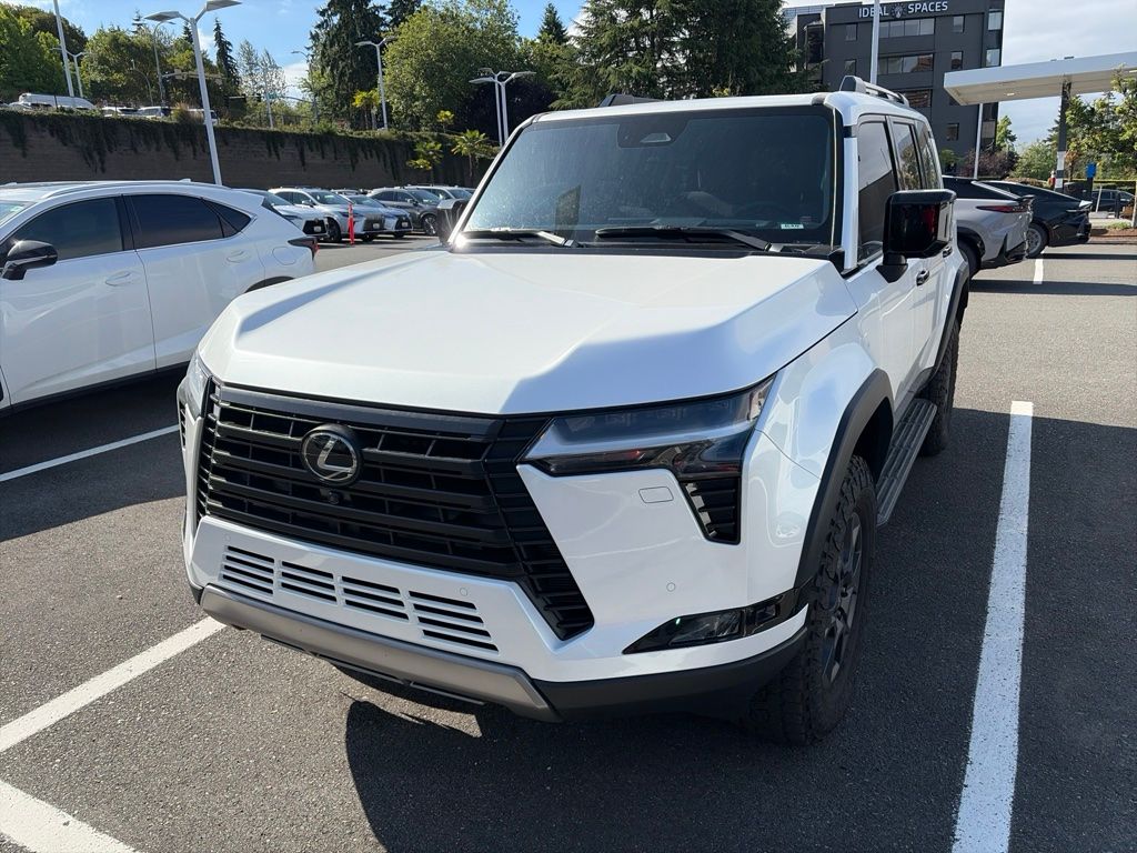 2025 Lexus GX 460 550 Overtrail+'s photo