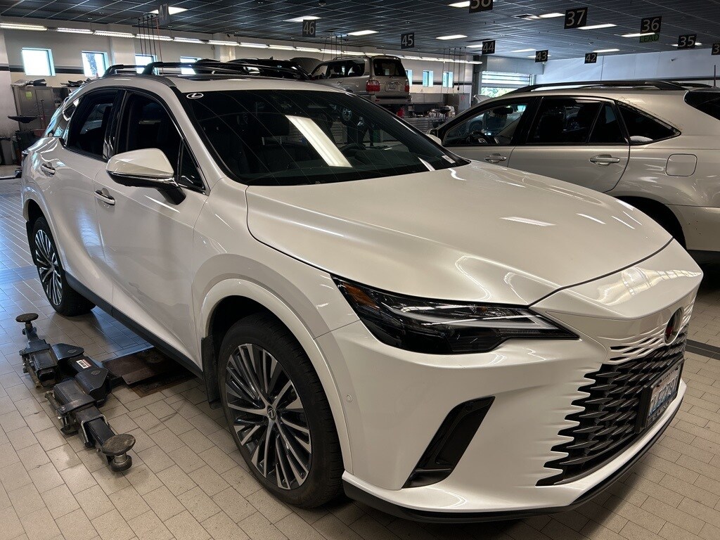 Used 2024 Lexus RX Hybrid 350h with VIN 2T2BBMCA5RC033055 for sale in Bellevue, WA