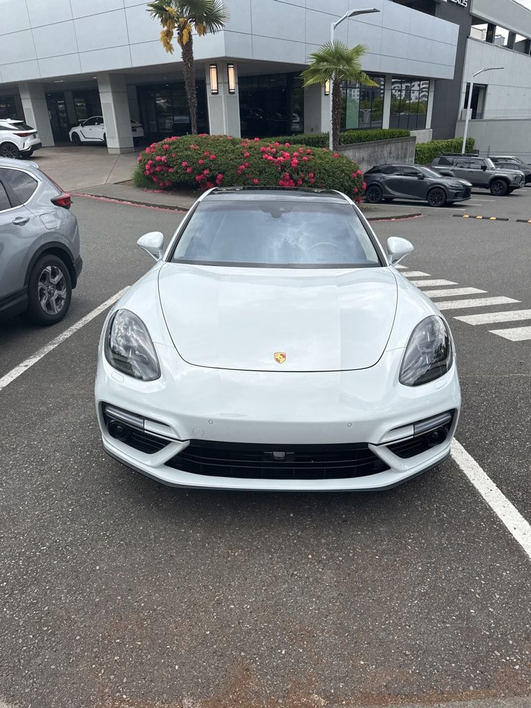2019 Porsche Panamera Turbo's photo