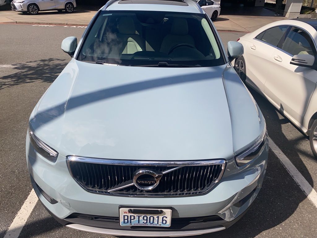 2019 Volvo XC40 T5 Momentum AWD's photo