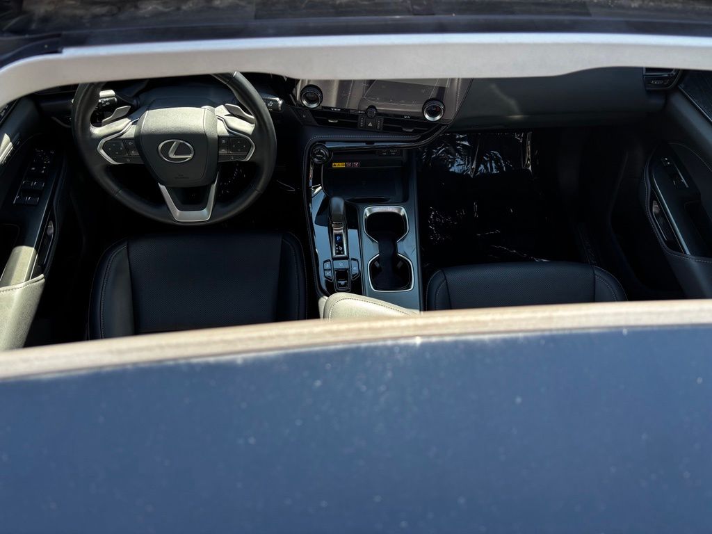 2025 Lexus NX Hybrid 350h - Photo 16