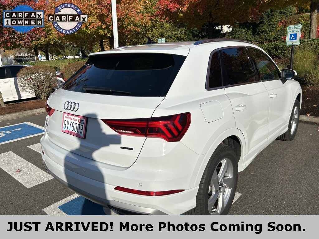 2020 Audi Q3 Premium photo 3