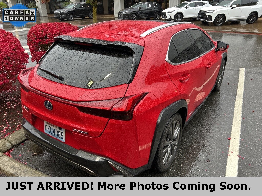 2019 Lexus UX 250h F SPORT photo 3