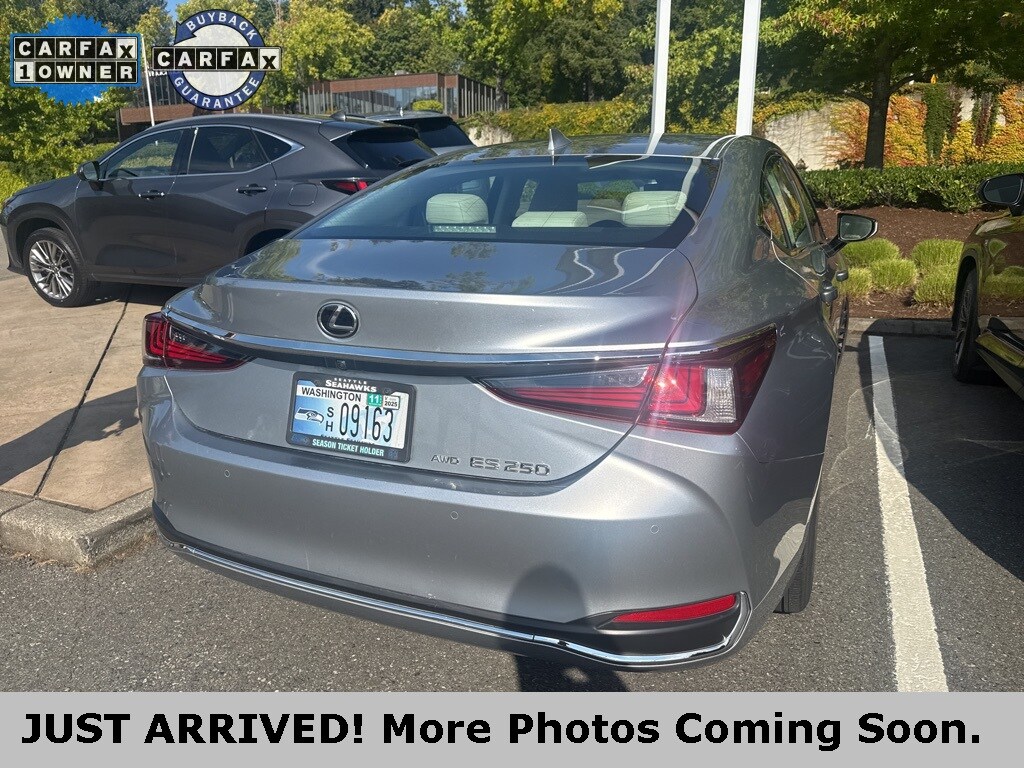 2023 Lexus ES 250 Premium photo 4