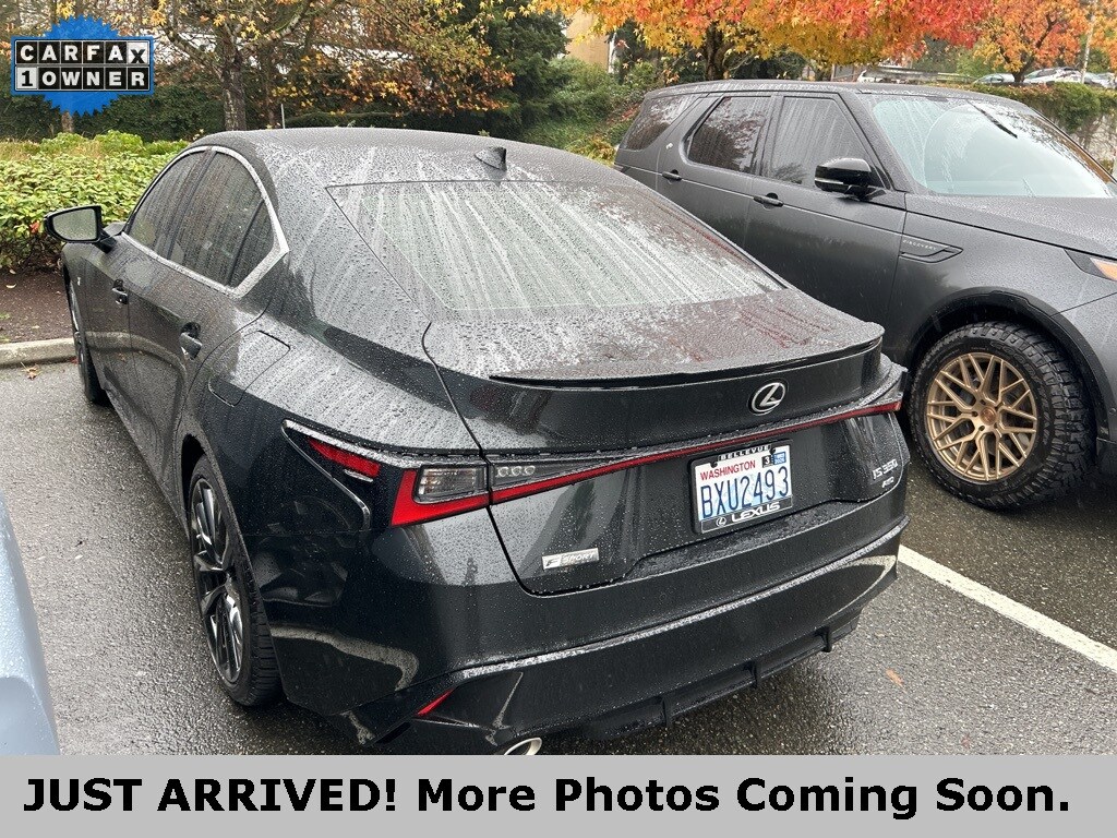 2021 Lexus IS 350 F SPORT photo 3