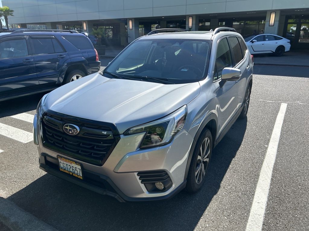 2023 Subaru Forester Limited's photo