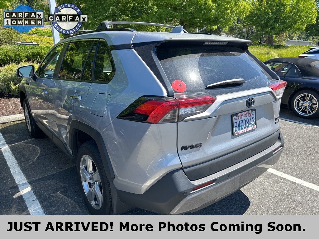 2020 Toyota RAV4 Hybrid Limited photo 3